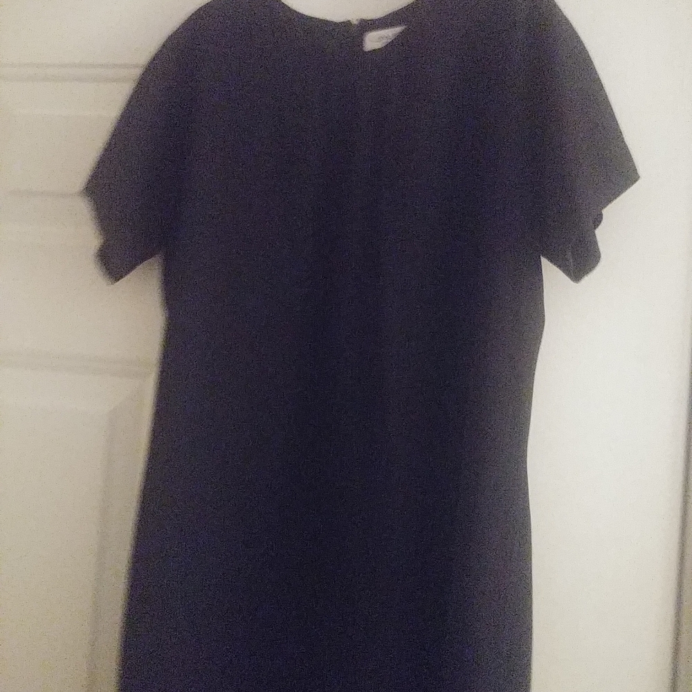 Calvin Klein little black dress size 6 cap sleeves 100 % wool light weight
